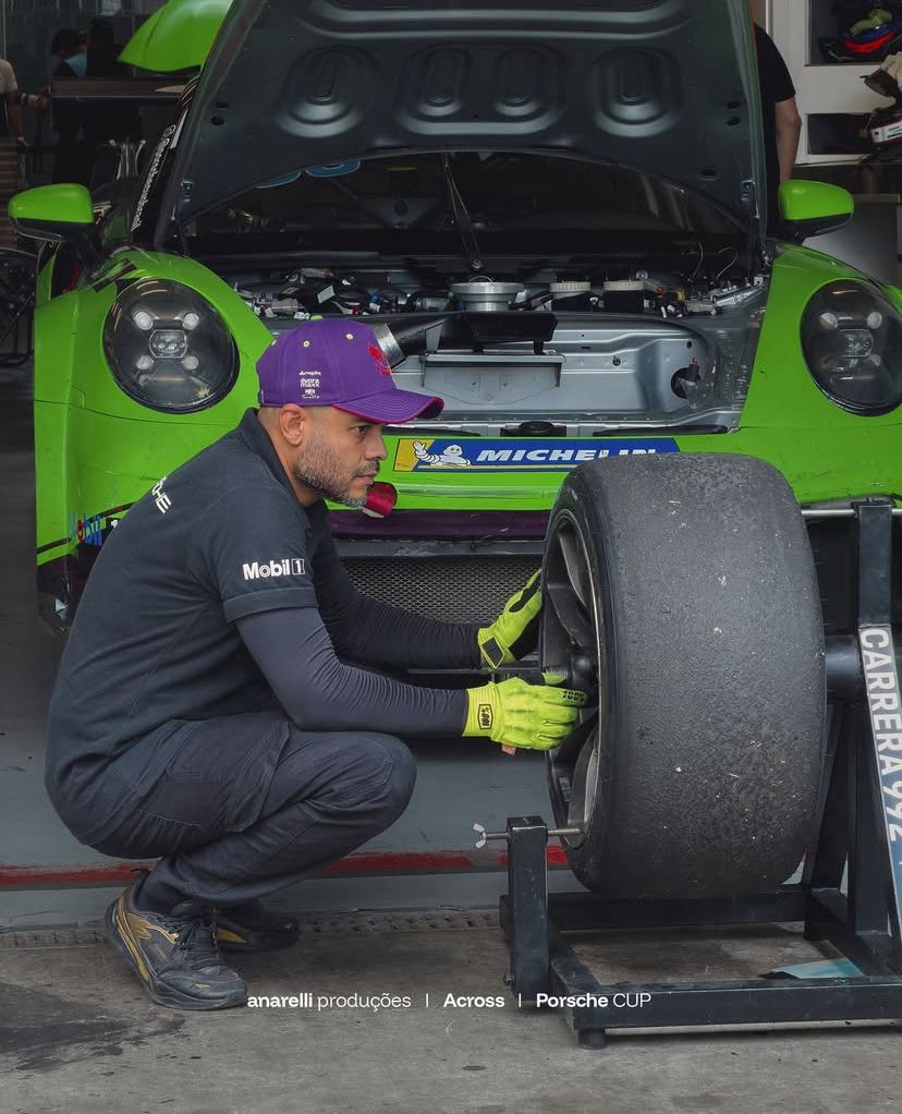 Porsche Cup — troca de pneu